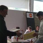 03.06.2025 nasza młodzież z klas 3i, 4f TEO i 4a TB uczestniczyła w warsztatach OZE w Centrum Technologii Energetycznych w Świdnicy. Zwieńczeniem były otrzymane Certyfikaty uprawniające młodzież do pracy z panelami PV, pompami ciepła oraz magazynami energii. Opiekunami byli Panowie Krzysztof Gałuszka i Norbert Kapecki.