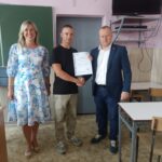 Uczniowie naszej szkoły odebrali zaświadczenia o ukończeniu kursu Obsługa Drona z Kamerą Termowizyjną