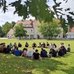 Dnia 11.09.2025 r. w krzyżowej uczniowie naszej szkoły uczestniczyli w warsztatach rozwijających rezyliencję i odporność psychiczną z projektu "Międzypowiatowa droga do edukacyjnego sukcesu szkół zawodowych powiatów dzierżoniowskiego, kłodzkiego i świdnickiego "