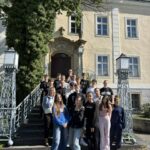 Dnia 11.09.2025 r. w krzyżowej uczniowie naszej szkoły uczestniczyli w warsztatach rozwijających rezyliencję i odporność psychiczną z projektu "Międzypowiatowa droga do edukacyjnego sukcesu szkół zawodowych powiatów dzierżoniowskiego, kłodzkiego i świdnickiego "