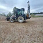 Nasi uczniowie w ramach projektu Międzypowiatowa droga do edukacyjnego sukcesu szkół zawodowych powiatów dzierżoniowskiego, kłodzkiego i świdnickiego, wzięli udział w kursie obsługi koparko ładowarki.