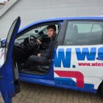 Uczniowie naszej szkoły w ramach projektu Międzypowiatowa droga do edukacyjnego sukcesu szkół zawodowych powiatów dzierżoniowskiego, kłodzkiego i świdnickiego rozpoczęli kurs prawa jazdy kategorii B.