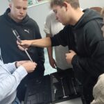 Uczniowie naszej szkoły rozpoczęli kurs „Programowanie i obsługa obrabiarek sterowanych numerycznie- Operator/Programista CNC”