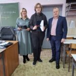 W dniu dzisiejszym uczniowie otrzymali uprawnienia do obsługi koparko-ładowarki oraz wózków widłowych. Kursy odbyły się w ramach projektu Międzypowiatowa droga do edukacyjnego sukcesu szkół zawodowych powiatów dzierżoniowskiego, kłodzkiego i świdnickiego.