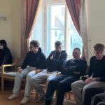 22 stycznia 2026r. uczniowie naszej szkoły uczestniczyli w warsztatach rozwijających rezyliencję i odporność psychiczną. Spotkanie odbyło się w ramach projektu „Miedzypowiatowa droga do edukacyjnego sukcesu szkół zawodowych powiatów dzierżoniowskiego, kłodzkiego i świdnickiego”.