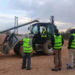 Uczniowie naszej szkoły w ramach projektu „Międzypowiatowa droga do edukacyjnego sukcesu szkół zawodowych powiatów dzierżoniowskiego, kłodzkiego i świdnickiego” biorą udział w kursie koparko-ładowarki.